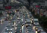 İstanbul'da dün başlayan yağmur sonrası trafik yoğunluğu sürüyor