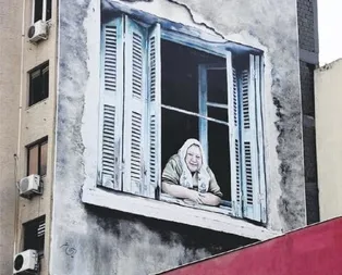 Kübra Teyze resmen ünlü