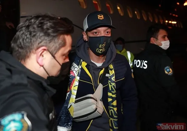 mesut-ozil-transferinin-yankilari-ingiliz-basininda-yer-aldi-1611491632406.jpg 'Mesut ol' kampanyası İngiliz basınında yankı buldu!-2