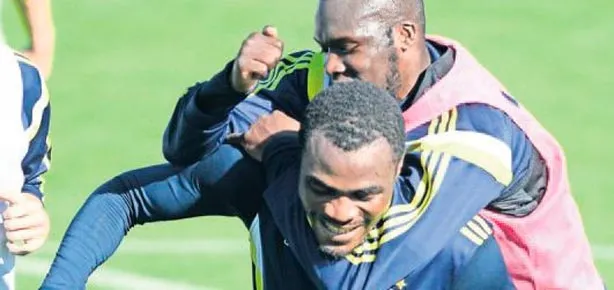 Emenike mutlu etti Moussa Sow üzdü