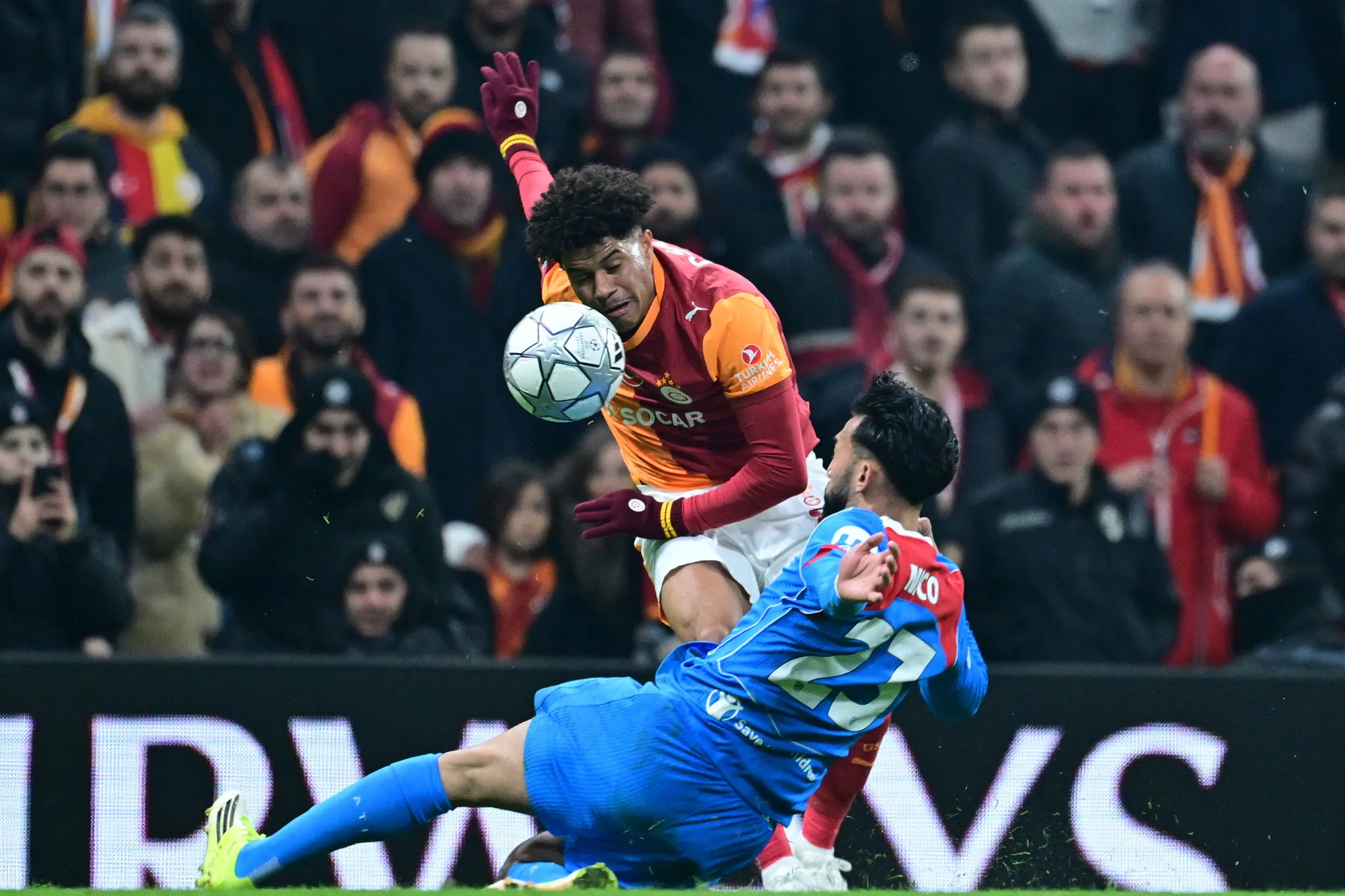 Galatasaray Karagümrük deplasmanında! Okan Buruk'tan sol bek kararı - 7