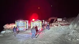 Sivas'ta demir madeni ocağında göçük! Şantiye müdürü enkaz altında