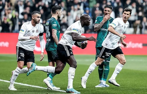 Vodafone Park’ta Giresunspor’u geriye düştüğü maçta deviren Beşiktaş ligde üst üste 5. maçını kazandı-7