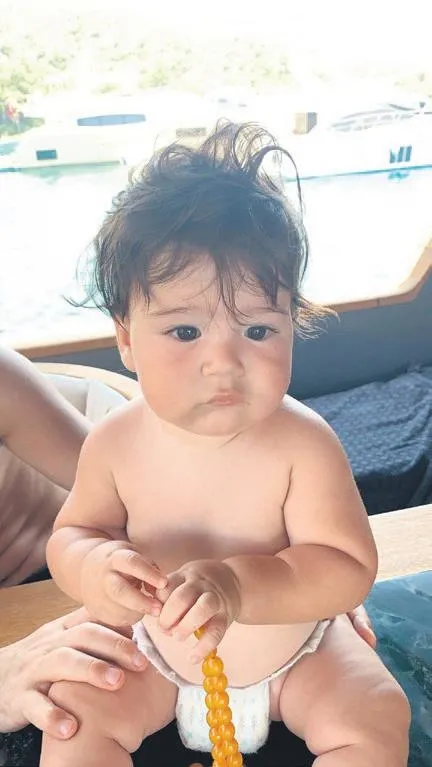 Arda Turan’ın minik oğlu Hamza Arda'ya dev teklif! Ünlü pizza markası...