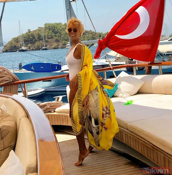 76 yaşındaki ablası Ajda Pekkan gibi yıllara meydan okuyan 73 yaşındaki sanatçı Semiramis Pekkan görüntüsüyle olay oldu - 9