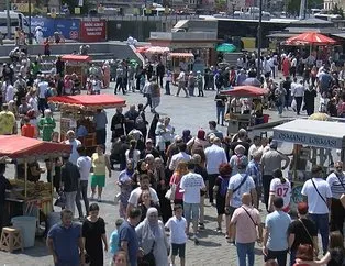 Eminönü’nde vapur kuyruğu! Binlerce kişi akın etti