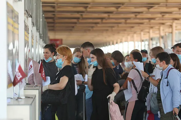 Kısıtlama kalktı, turizmin başkentine akın başladı! Bir günde 80 uçak