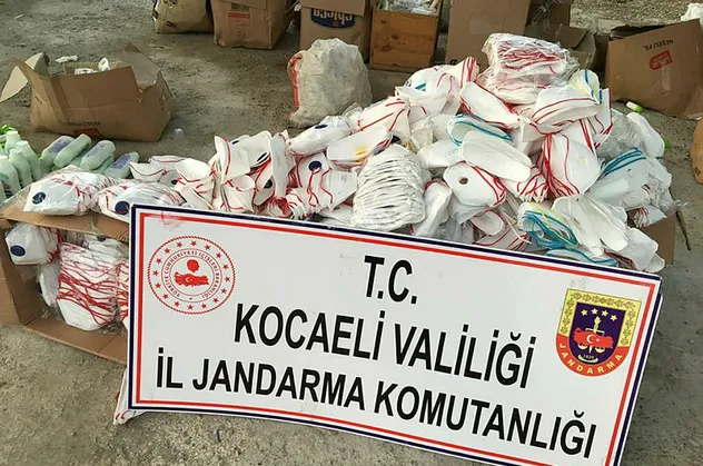 Kocaeli’nin Gebze ilçesinde 2 milyon liralık tarihi geçmiş ürün ele geçirildi!