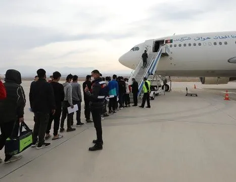 Yerlikaya sınır dışı edilecek göçmen sayısını açıkladı