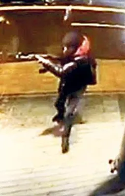 Saldırgan şarjörleri birbirine ters bantlamış