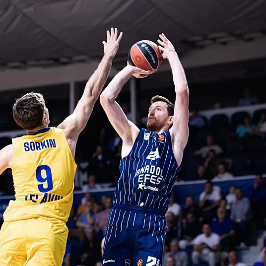 Efes Maccabi’ye geçit vermedi