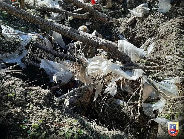 Son dakika: Şırnak'ta terör örgütüne operasyon: Çok sayıda silah ve mühimmat ele geçirildi-3