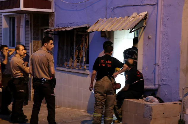 İzmir'de şüpheli ölüm! Ekipler bu halde buldu