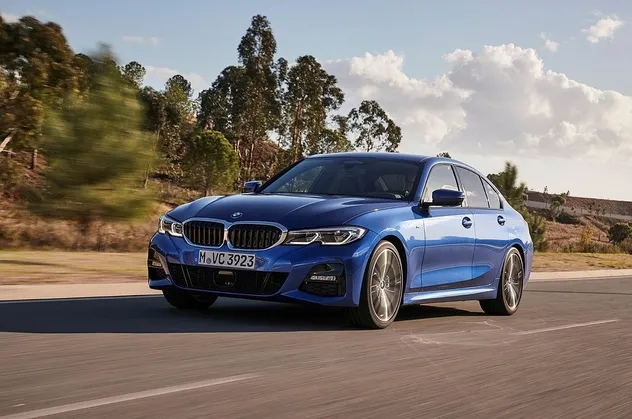 BMW'den flaş karar! Logosunu değiştirdi