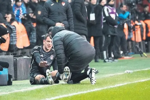 galatasaraya-donen-berkan-kutludan-samimi-itiraf-en-cok-boeyu-ozledim-1705273938871.jpeg Galatasaray’a dönen Berkan Kutlu'dan samimi itiraf: En çok Boey’u özledim-6