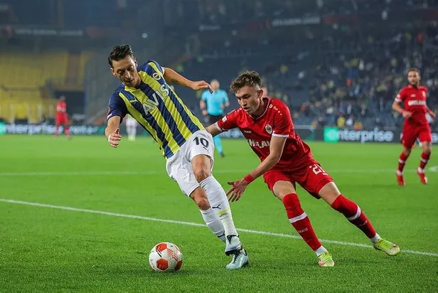 fenerbahcede-mesut-ozil-krizi-buyuyor-derbi-kadrosuna-alinmadi-1637182563478.jpeg Fenerbahçe'de Mesut Özil krizi büyüyor! Derbi kadrosuna alınmadı-6