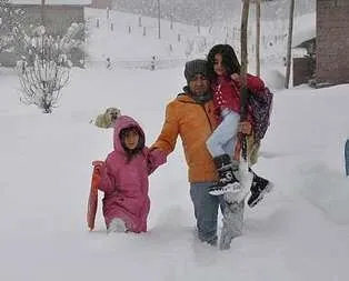 Başbakan’dan fedakar öğretmene tebrik telefonu