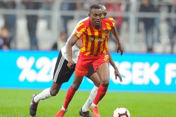 Bernard Mensah Beşiktaş ile anlaşmak için İstanbul'a geldi-1