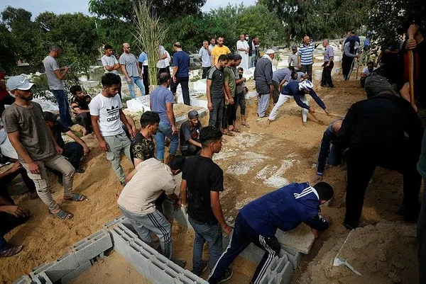 bbcden-tarafli-yayincilik-hamas-yanlisi-paylasimi-begenen-6-muhabirini-isten-cikardi-1697544209344.jpeg BBC'den taraflı yayıncılık! Hamas yanlısı paylaşımı beğenen 6 muhabirini işten çıkardı-4