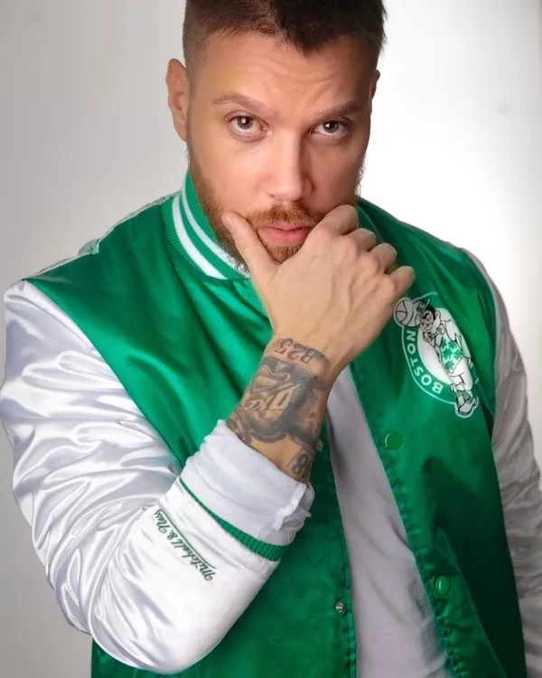 40-yasindaki-sinan-akcil-bekarlik-yerine-gore-sultanlik-deyip-bombalari-art-arda-patlatti-genc-popcu-aleyna-ti-1657572968451.jpg 40 yaşındaki Sinan Akçıl ‘bekarlık yerine göre sultanlık’ deyip bombaları art arda patlattı! Genç popçu Aleyna Tilki’yi arayıp...-9