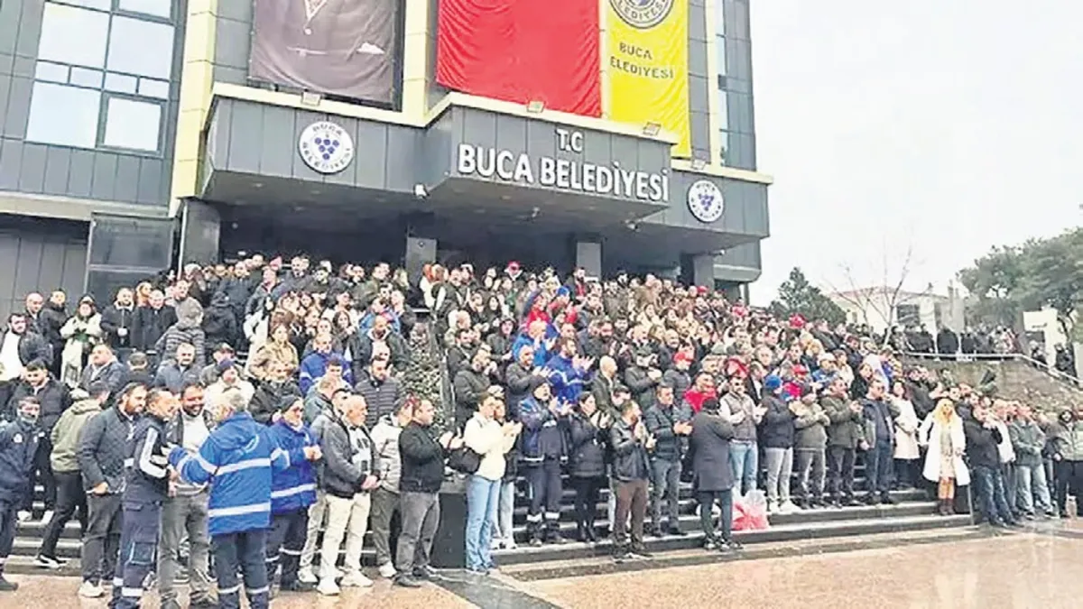 CHP’li Buca Belediyesi’nde işçi kıyımı: 3 personeli "havuz"a atıp kapı dışı ettiler