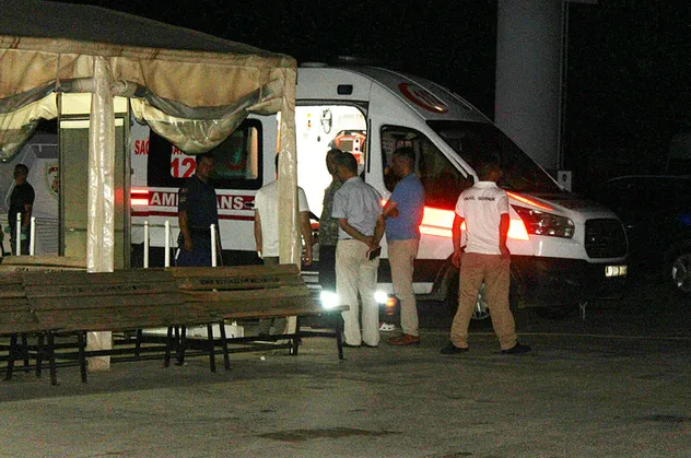 Ege Denizi'nde FETÖ'cüleri taşıyan bot battı