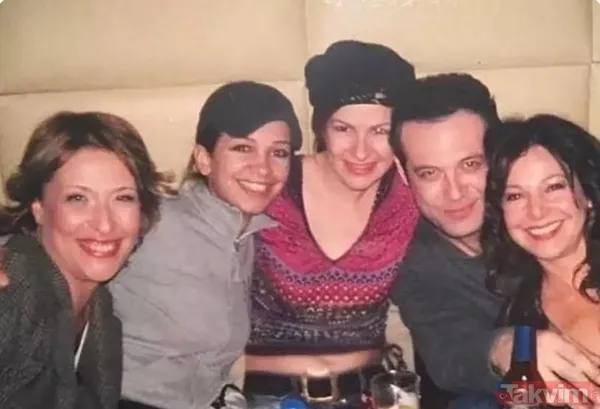 Ünlüleri hiç böyle görmediniz! Biri bulaşık başında diğeri yatak sohbetinde! Serenay Sarıkaya, Çağatay Ulusoy, Beren Saat, Aslı Enver... - 50