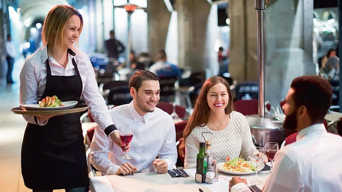 Önce oku sonra otur! Fırsatçılar iyice abarttı: Lüks restoranlarda “Asgari harcama limiti” uygulaması başladı