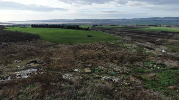 istanbulu-kuraklikla-birlikte-bekleyen-tehlike-gol-havzasi-kacak-dolum-sahasi-oldu-1609745843158.jpg İstanbul'u kuraklıkla birlikte bekleyen tehlike! Göl havzası kaçak dolum sahası oldu-4