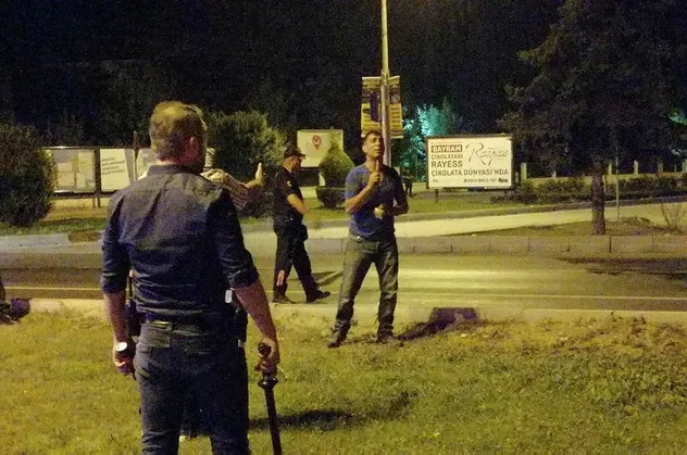 Bolu’da korku dolu anlar! Boğazına dayadığı bıçakla intihar etmek istedi