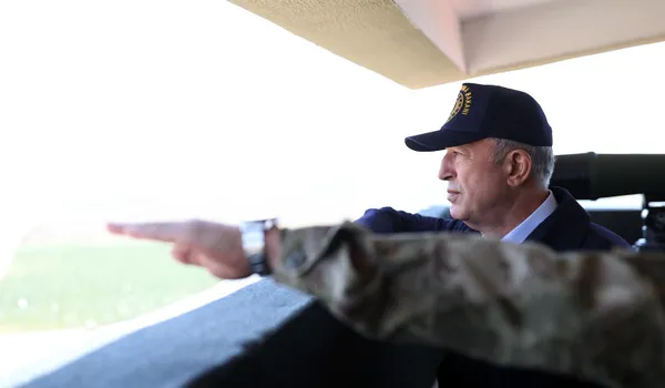 son-dakika-bakan-akar-komuta-kademesiyle-sinir-hattinda-1652008498831.jpg Son dakika: Bakan Akar komuta kademesiyle sınır hattında! Başkan Erdoğan Mehmetçiğe seslendi-3