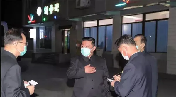 kuzey-korede-koronavirus-vaka-sayisi-3-milyonu-gecti-halk-kim-jong-unun-olumsuz-ask-iksirini-konusuyor-1653651463324.jpg
