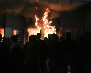 ABDnin Bağdat Büyükelçiliği önündeki gösteriler ikinci gününde de sürüyor! Bölgeye girişler kapatıldı