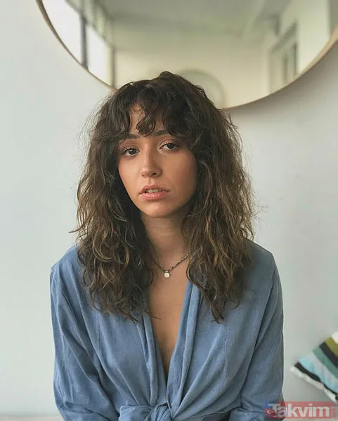 Zeynep Bastık'ın eski halini görenler şaşırıp kaldı! Youtube fenomeninin değişimi inanılmaz... - 1