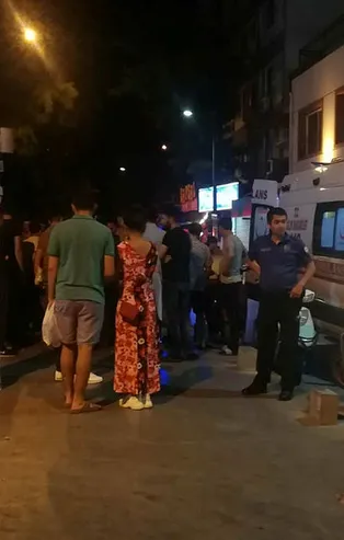 İzmir'de döner bıçaklı kavga! Yaralılar var