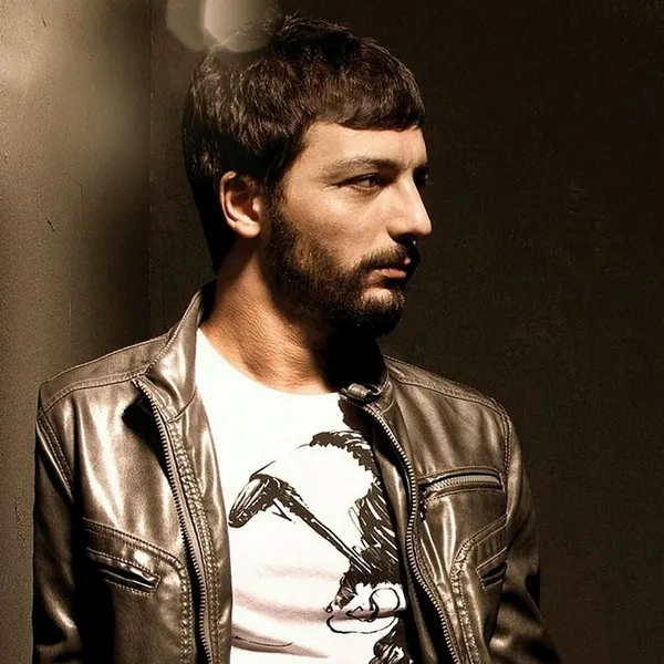 Seda Sayan gönlünü ünlü şarkıcıya kaptırdı-2