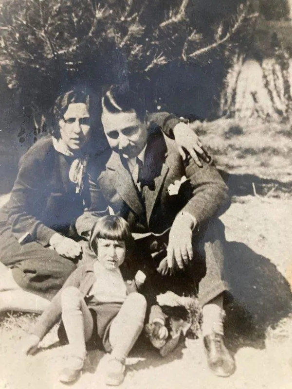 Merhum Başbakan Adnan Menderes'in yeni fotoğrafları ortaya çıktı! İşte 16 yaşındaki liseli Menderes-6