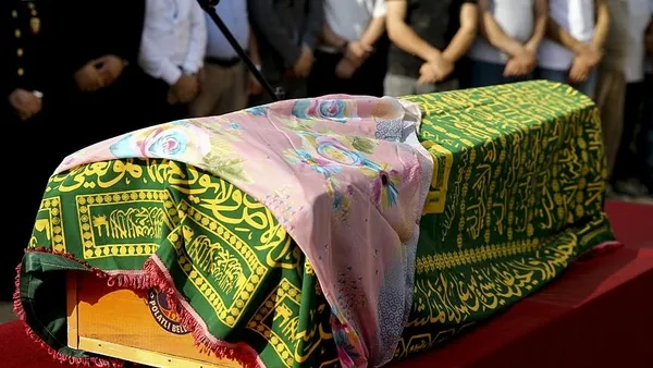 minik-leyla-cinayetinin-tahliye-edilen-saniklari-hakim-karsisina-cikti-sikayetci-olmayan-anne-ile-baba-katilmadi-1633681237288.jpg SON DAKİKA: Leyla Aydemir cinayetinde flaş karar! 7 sanık da beraat etti-3