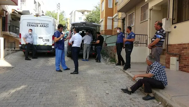 izmirde-kuzen-vahseti-once-bicakladi-sonra-basini-ezdi-1631285844322.jpeg İzmir'de kuzen vahşeti! Önce bıçakladı sonra başını ezdi-5