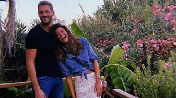 Berrak Tüzünataç kimdir? Ali Yörenç ile aşkını ilan eden Berrak Tüzünataç kaç yaşında?-3