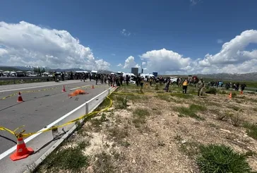 Van’da feci kaza! İki araç kavşakta çarpıştı: 4 ölü, 2 yaralı