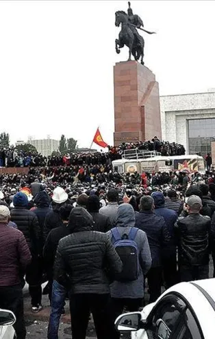 Kırgızistan’da yağma başladı