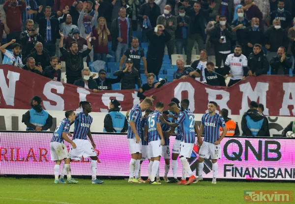 Trabzonspor - Fenerbahçe maçı nefes kesti! İşte heyecan dolu maçtan ekrana yansımayan kareler... - 28