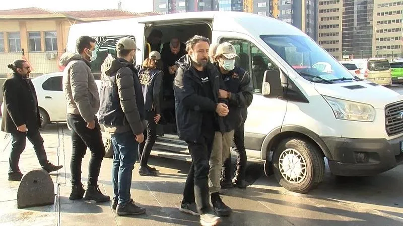 10 şüpheli tutuklama talebiyle sulh ceza hakimliğine sevk edildi. (DHA)
