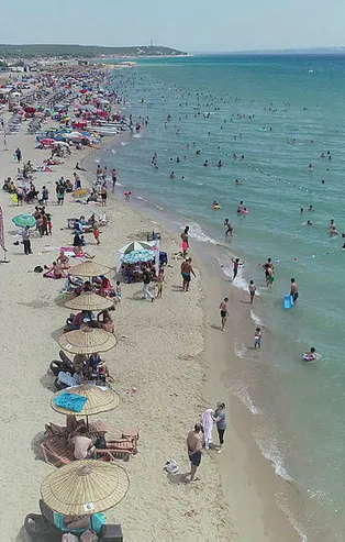 Saros Körfezi'ne tatilci akını