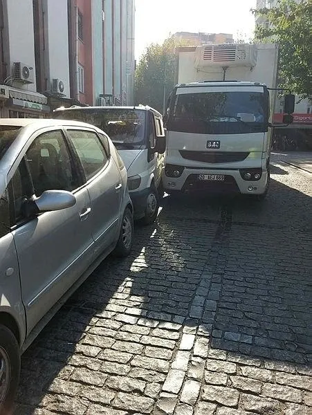 Son dakika: Denizli'de korkunç kaza: Sürücüsü kriz geçiren kamyonet ışıklarda bekleyen 3 aracı ezdi-4