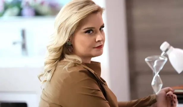 sadakatsiz-bu-aksam-yok-mu-neden-yok-5-ocak-carsamba-kanal-d-yayin-akisi-sadakatsiz-yeni-bolum-hangi-hafta-yayinlanacak-1641395124774.jpeg Sadakatsiz bu akşam yok mu, neden yok? 5 Ocak Çarşamba Kanal D yayın akışı! Sadakatsiz yeni bölüm hangi hafta yayınlanacak?-4