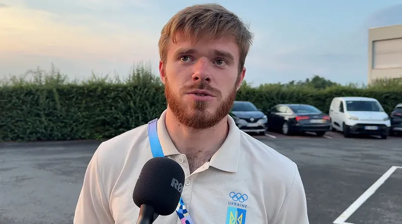 defansa-son-dokunus-ikinci-stoper-bulundu-trabzonspor-transferde-bombayi-patlatiyor-1722691085667.jpg Arseniy Batagov Trabzonspor'un savunmasına yaptığı 4. transfer olacak