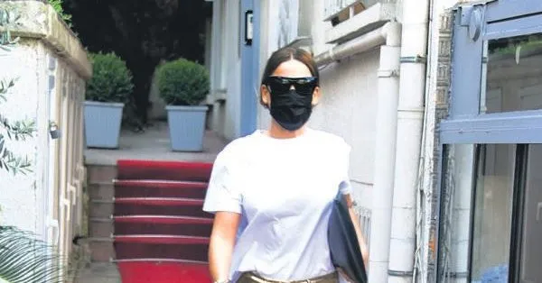Serenay Sarikaya Eski Tarzini Mumla Aratti Takvim