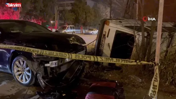 Erzincan’da iki otomobil çarpıştı: 5 yaralı